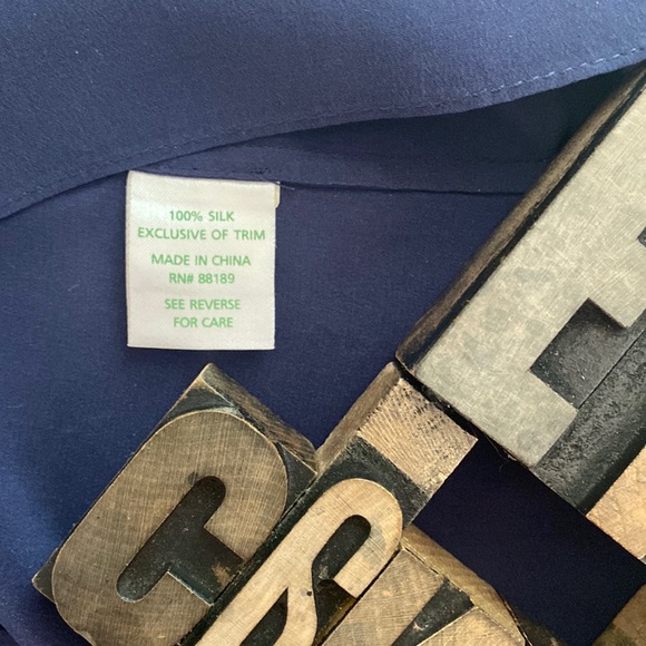 🌴LILLY PULITZER ‘Havana’ Embellished Silk Top in Navy - Picture 7 of 10